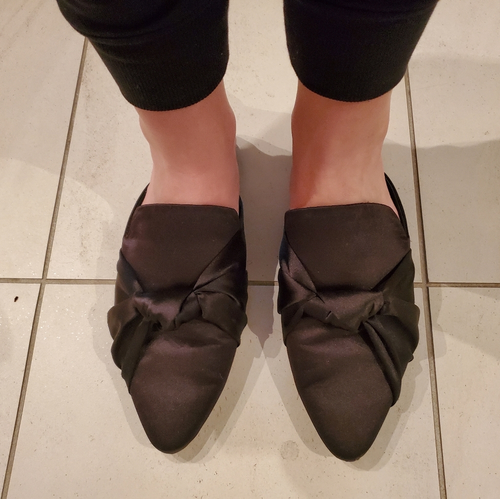 Satin knot detailed mule slip-ons